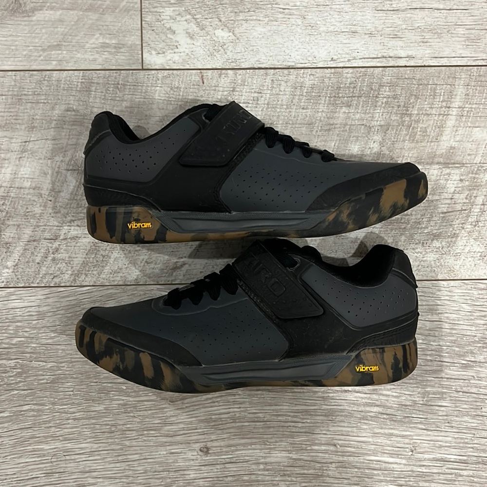 Giro chamber 2 like new!